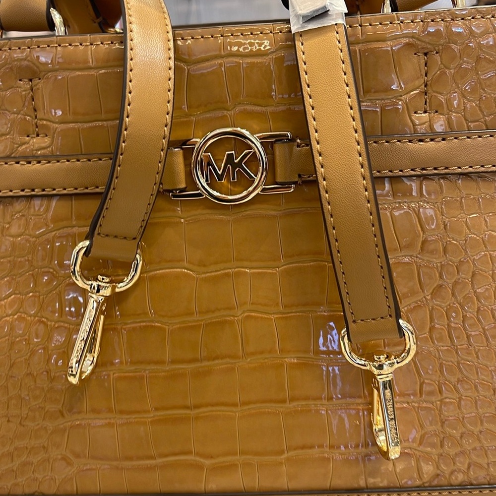 MICHAEL KORS
Reed Large Leather Belted Satchel Crossbody CZip Purse Crocodile - Picture 3 of 16